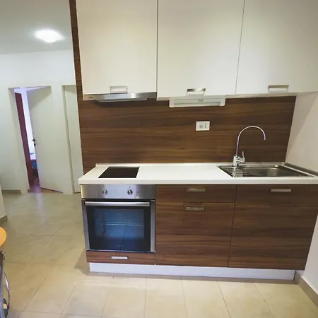 아파트 For Families With Children Grebastica, Sibenik - 477 Baselovici